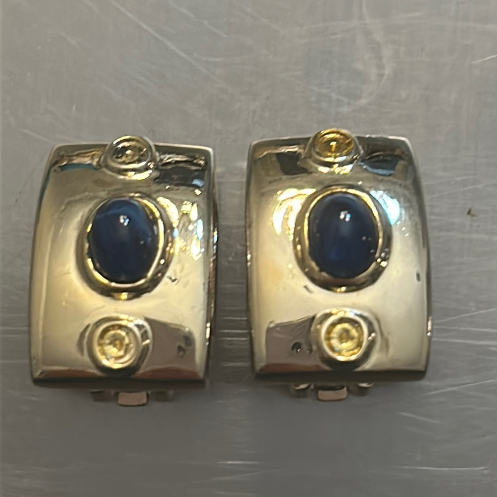 Vintage clip on earrings with blue stone in gold tone